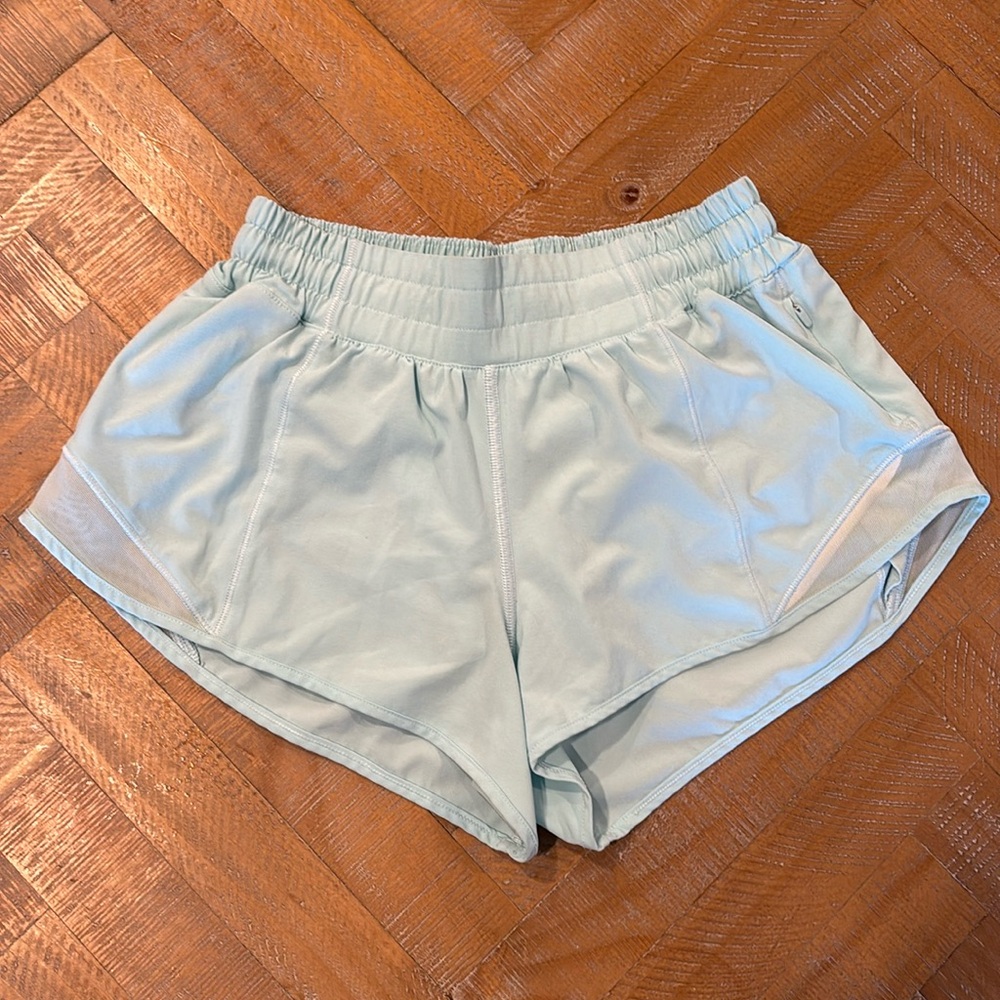 RARE Lululemon Hotty Hot Low Rise 2.5” Shorts BLUE GLOW